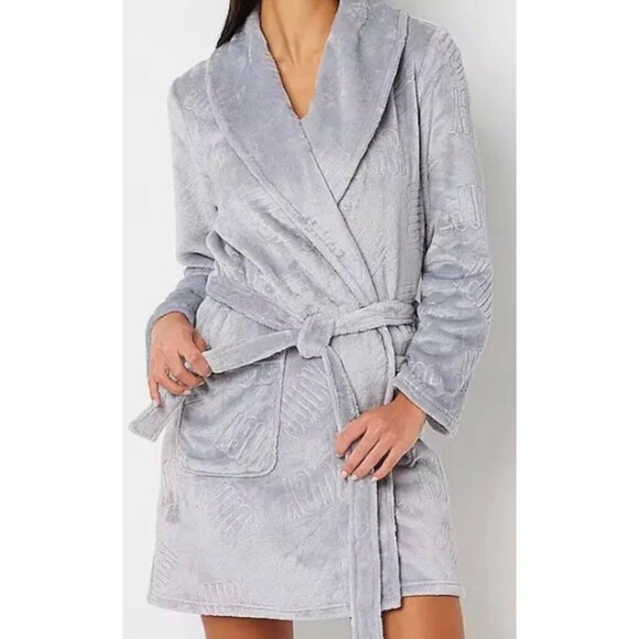 Juicy Couture Embossed Luxe Soft Plush Robe Gray Pockets Long‎ Sleeve EUC Sz S M - Picture 8 of 8